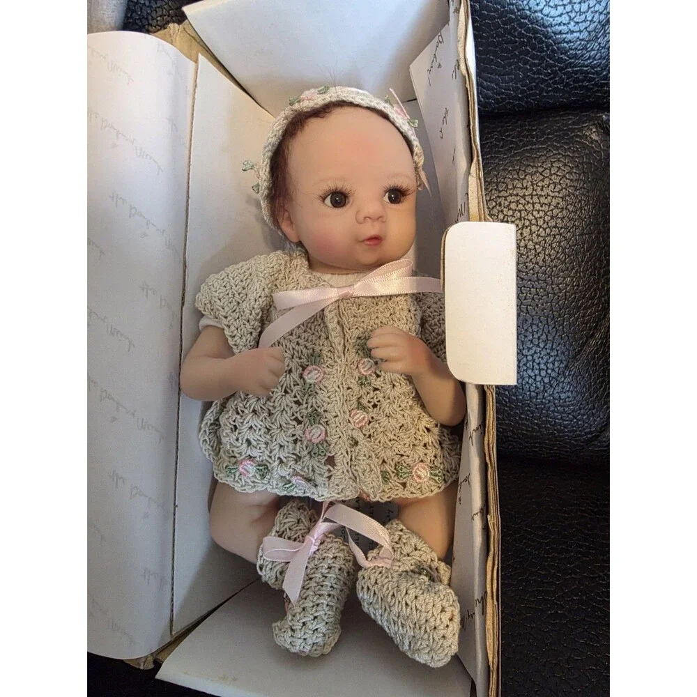 Hannah The Rosebud Baby Doll Danbury Mint Crocheted Outfit Kim Van De Wetering